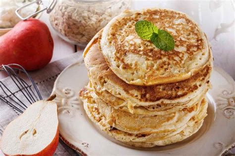 Para un desayuno saludable hot cakes de manzana y avena sin azúcar ingredientes