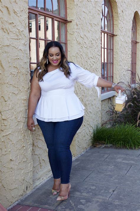 Bustr Is The Best Curvy Dating Community Top Hookup Apps For BBW