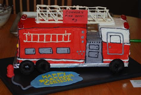 Everyday Mom: Fire Truck Cake