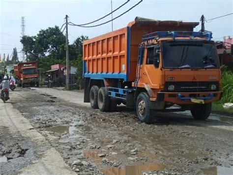 Nekad Beroperasi Di Masa Mudik Truk Pengangkut Galian C Bakal