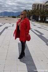 Nude Babe Chrissy Goes For A Topless Walk In France Photos