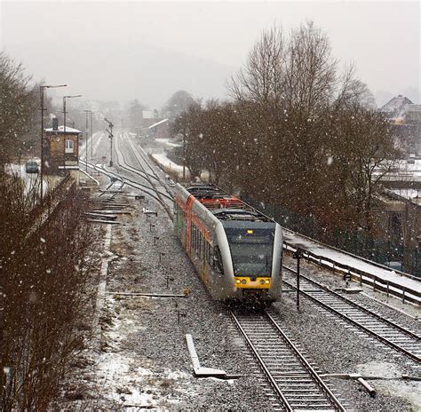 Bei Schneefall Am F Hrt Ein Stadler Gtw Der