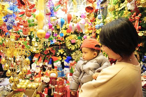 Gallery: Christmas in China - Caixin Global