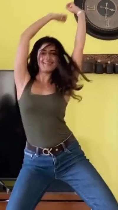 Tridha Choudhary Booty Shake Faptodesi