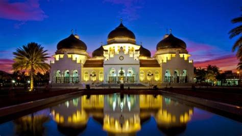 Wisata Religi Inilah 10 Masjid Di Indonesia Yang Wajib Didatangi