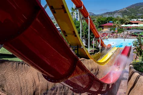 El salto del diablo Atracciones Aquarama parque acuático Benicàssim