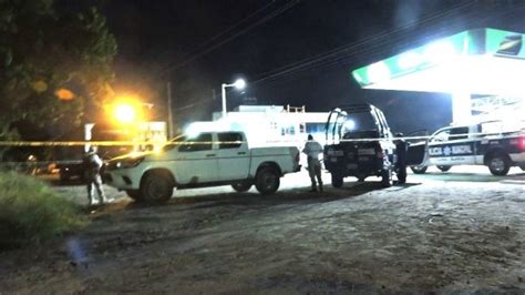 Hallan Cuerpo Sin Vida En Tractocami N En Gasolinera De Tierra Blanca