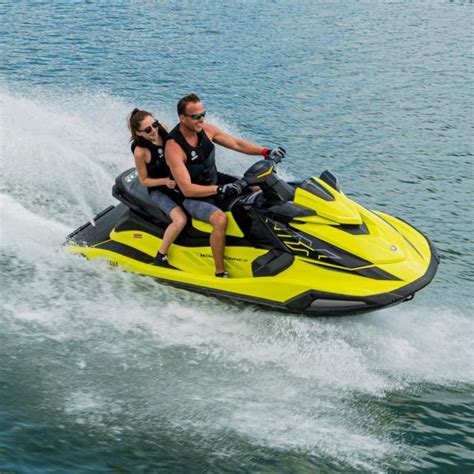 Rencontre avec les gentils géants Safari en jet ski GetYourGuide