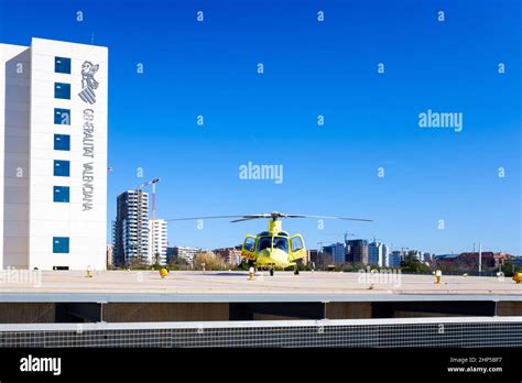 Valencia españa 16 de febrero de 2022 Helicóptero medicado del