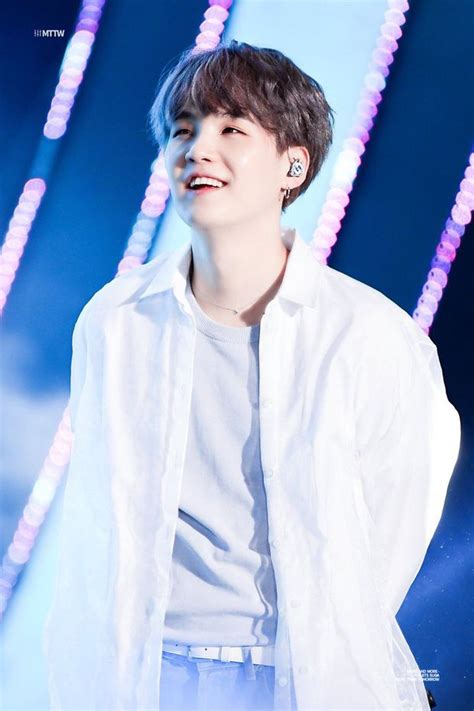 BXH 20 idol Kpop hot nhất năm 2019 BTS và IU xâm chiếm thứ hạng cao duy nhất 1 thành viên