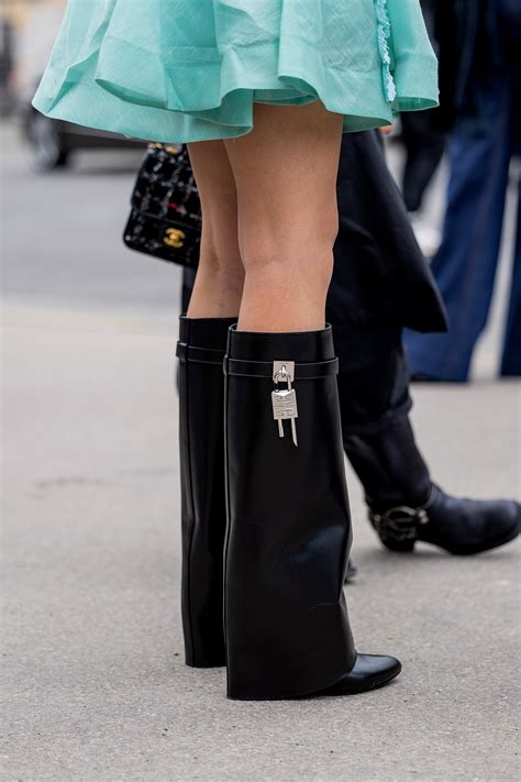 Estas botas biker de los 2010 vuelven a ser tendencia en otoño 2022 Vogue