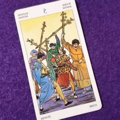 El Significado Profundo Del Cinco De Bastos En El Tarot Anna Casas