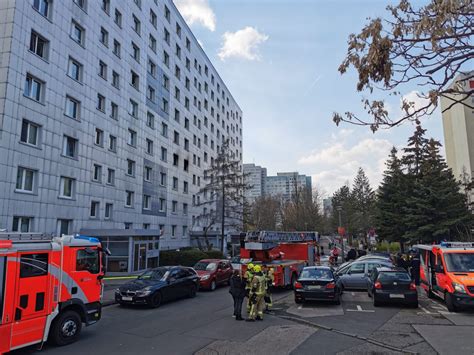 Berliner Feuerwehr On Twitter Update In Der Brandwohnung Wurde Eine