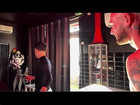 Trío ardiente en la Sauna de las Perversiones Trailer XVIDEOS