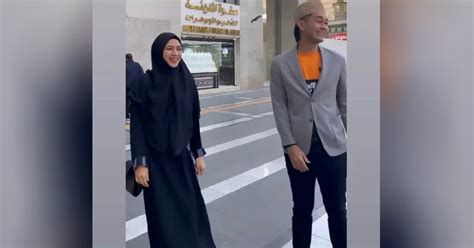 Diana Teruja Pertama Kali Tunai Umrah Bersama Suami Anak Harian Metro