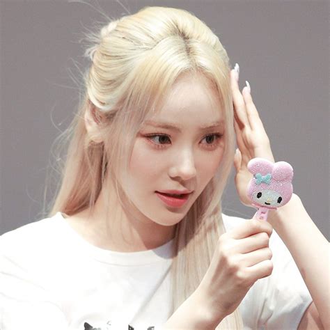 Loona Jinsoul Pfp Icon Eye Circles Singing In The Rain Ainsworth Odd