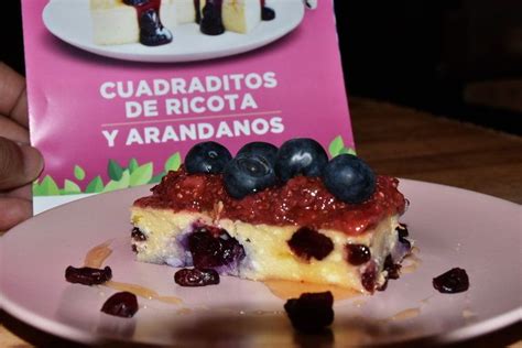 Receta Saludable Cuadraditos De Ricota Y Arándanos Recetas De Comida