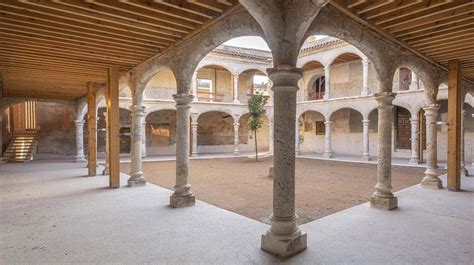 La Restauración Del Hospital De La Santísima Trinidad En La