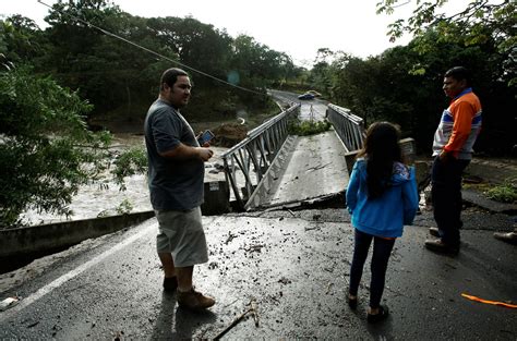 El huracán Otto deja al menos nueve muertos en Costa Rica