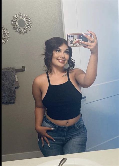Latina Wants To Wrap Her Nails Around Your Dick Scrolller