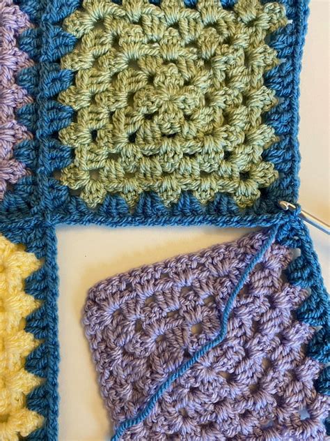 Joining Granny Squares Join As You Go Method The Crochet Swirlthe Crochet Swirl