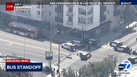 Man With Gun In Custody After Standoff On Metro Bus In Glendale Abc7 Los Angeles