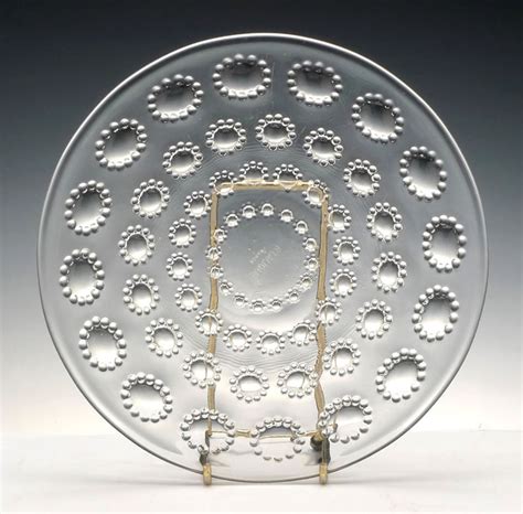 Lalique Plate Asters 920 - RLalique.com