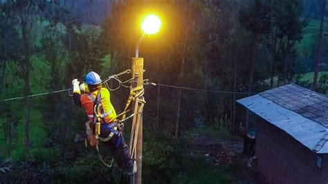 Inician obras para la instalación de nuevas redes eléctricas en La