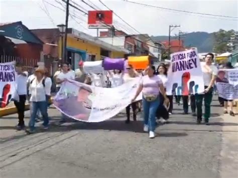 Realizan Marcha Pac Fica Por Feminicidio De Vianey En Teziutl N