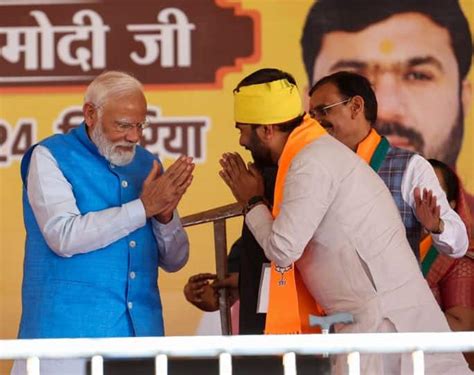 Pm Modi Campaigns In Madhya Pradeshs Hoshangabad