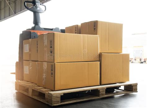 Electric Forklift Pallet Jack Loading Shipment Boxes Stack Package