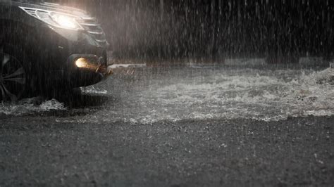 ¿qué Debo Hacer Si Una Lluvia Torrencial Me Pilla En Mitad De La Carretera Onda Vasca