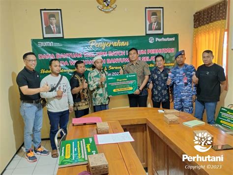 Perhutani Perhutani Serahkan Dana Bantuan Tjsl Rp Juta Kepada Pokmas