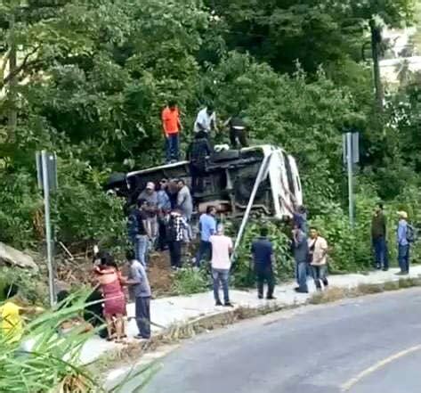 Accidente De Colectiva Deja Pasajeros Lesionados En Motozintla Apanews