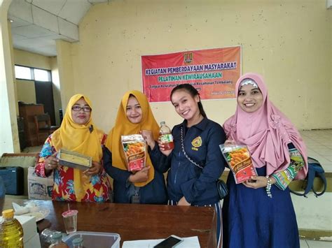 Kegiatan Pemberdayaan Perempuan Latihan Kewirausahaan Bidang Pendidikan