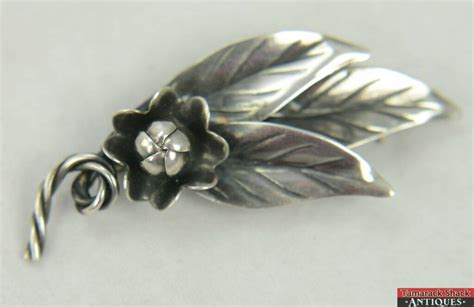 Vintage Well Done Hand Made Flower Bud Leaves Sterling Silver 925 Pin