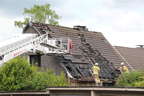 Vollbrand Eines Einfamilienhauses Am Werfel Feuerwehr Mettmann