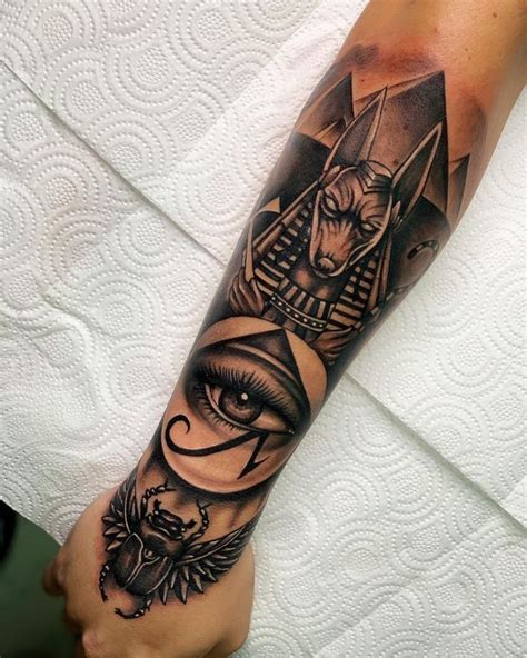 Pin de Vanessa Lorenzoni em Tatuaje em 2022 Tatuagem egípcia Braço