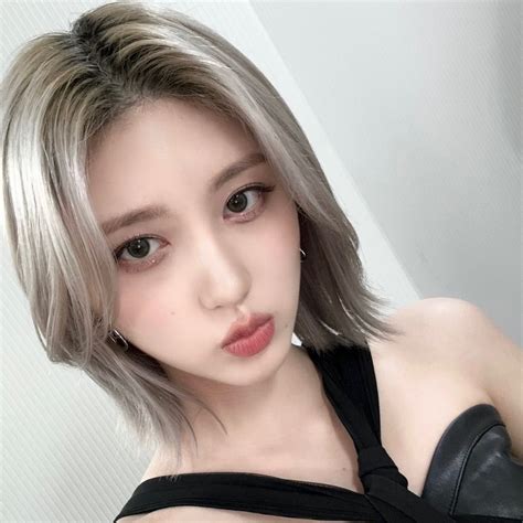 Kim Gaeul Ive Selca Icon Pfp Kpop Icon Pretty Girl Group