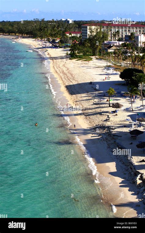 Cable Beach Nassau Bahamas Hi Res Stock Photography And Images Alamy