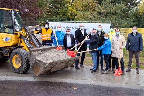 Spatenstich Zum FTTB Ausbau