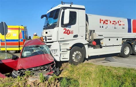 Fatalny Wypadek Na Dk Ci Ar Wka Zmiot A Osobowe Tipo Kierowca W