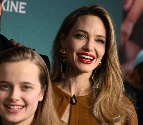 Angelina Jolie Pose Avec Sa Fille Vivienne Jolie Pitt Elle A Bien