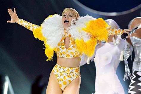 Now Trending Miley Cyrus Angers Authorities After Twerking On Mexican