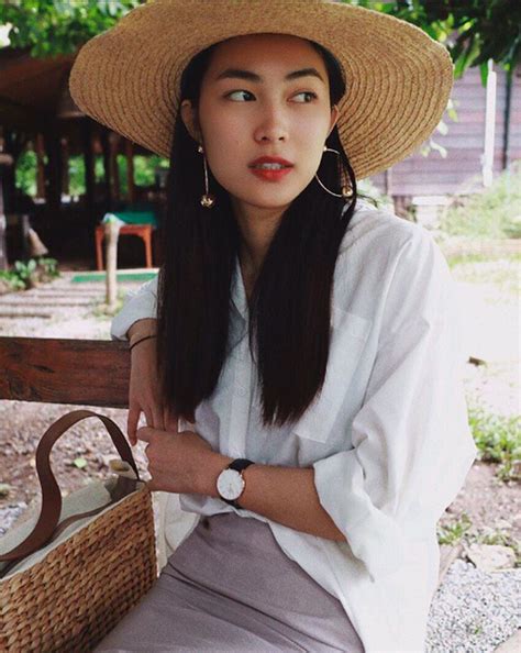 Chẳng thể rời mắt với nàng hot girl sở hữu vẻ đẹp cổ điển và cực nữ tính