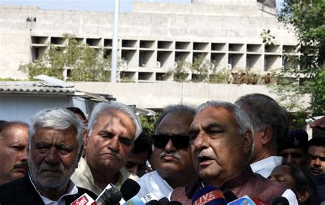 Sylऔर विधायक निलंबन पर कांग्रेसी विधायकों का हंगामा Protest Of Haryana Congress Mlas In