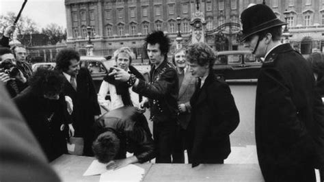 Sex Pistols Bassist Sid Vicious His 10 Most Outrageous Moments