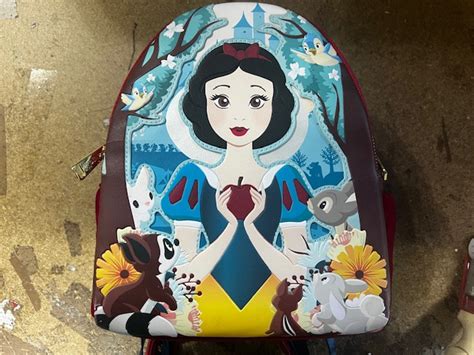 Defaut Mini Sac Dos Blanche Neige En Velours Matelass Disney