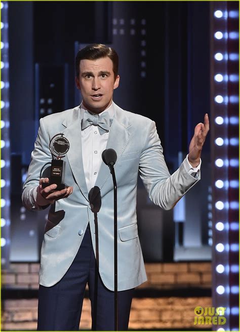 Sutton Foster Presents To Former Co Star Gavin Creel At Tonys Photo