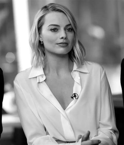 Margot Robbie On Instagram Margot Robbie Hot Margptrobbie Jenniferlawrence